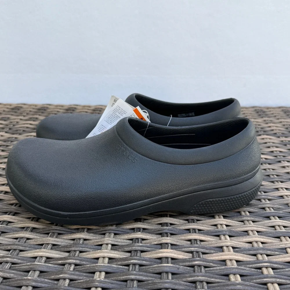 Crocs On The Clock Work Slip-On Clogs Black Men's 7 Women's 9 NWT